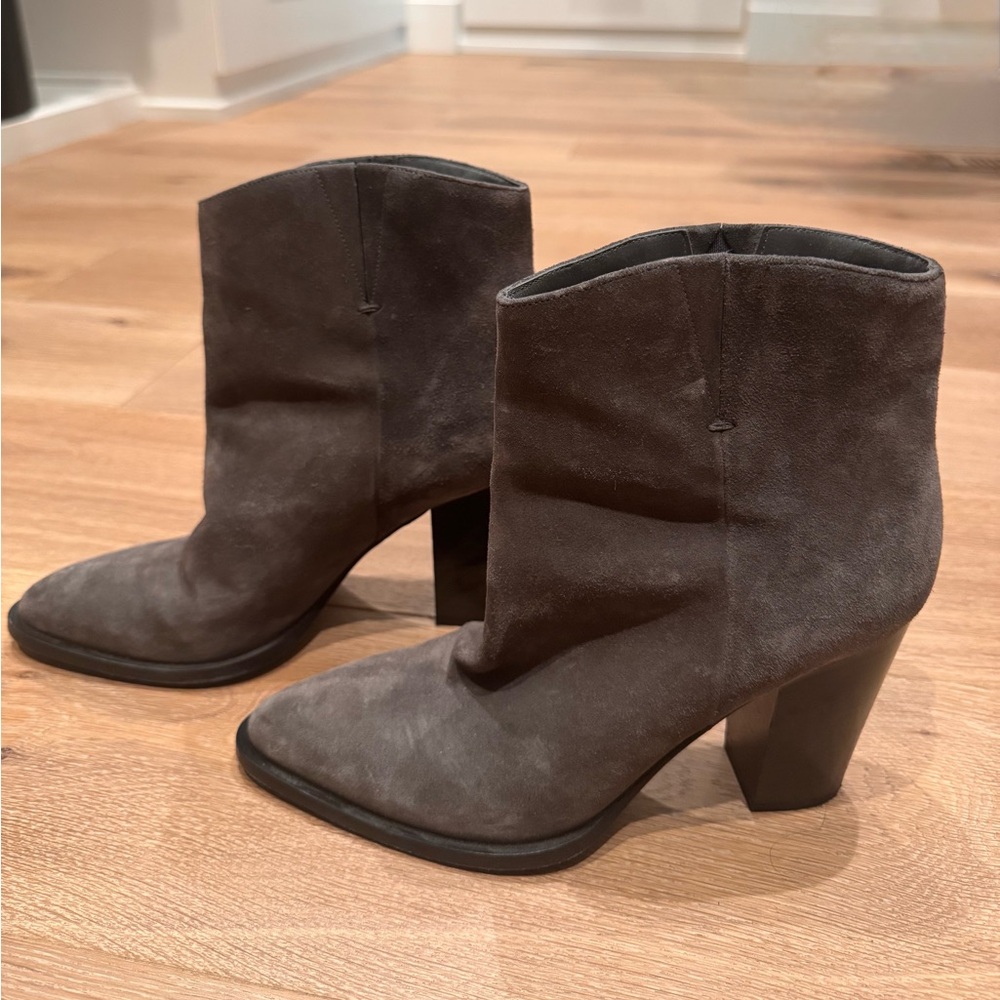 Vince Pull On Ankle Boots Stacked Block Heel & Pointed Toe Suede Charcoal Gray
